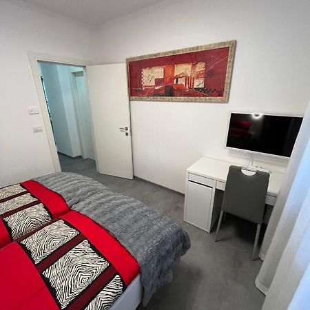 B&B Alessandro Private Room & Bathroom In Shared Apartment Arco Exterior foto